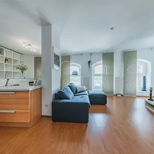 Spektakulaeres ✩ 7. Stock ✩ Kostenlose Parkgarage Apartment