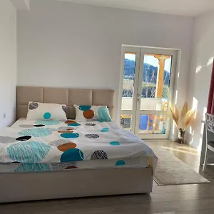 Bright & Cozy With Balcony Privatunterkunft Zhaban