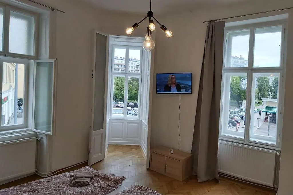 Lovely New 2 Bedroom Near Hannovamarkt Wenen