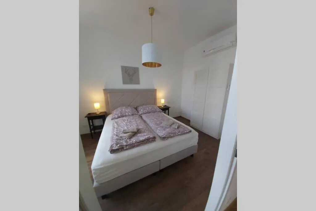 Lovely New 2 Bedroom Near Hannovamarkt Wenen Appartement